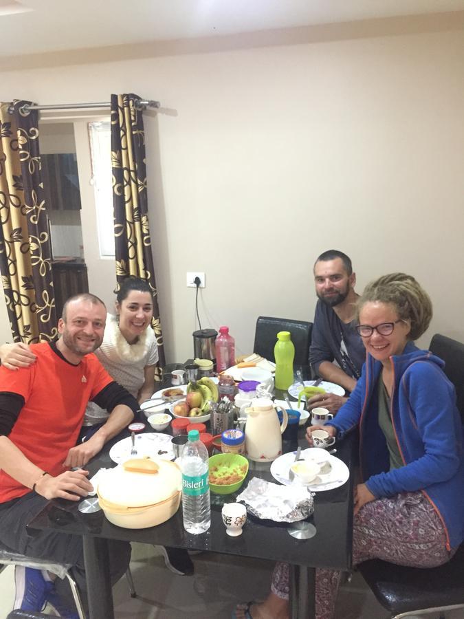Travelling Troopers Homestay Варанаси Екстериор снимка